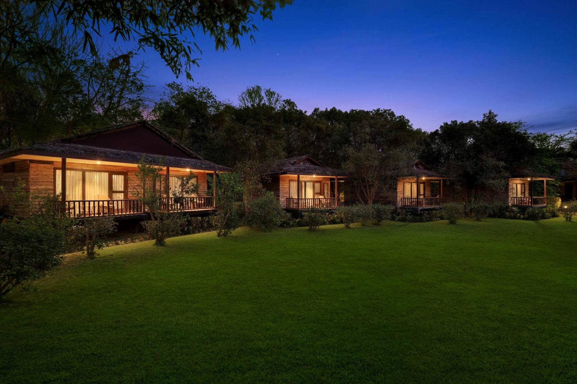 Tigerland Safari - A Lemon Tree Resort, Chitwan, Nepal Patlahara Экстерьер фото